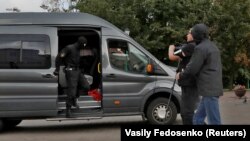 27 серпня силовики посадили журналістів в мікроавтобус і повезли «для перевірки документів»