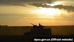 Українські прикордонники здійснили маневрування на броньованій техніці і били по цілям