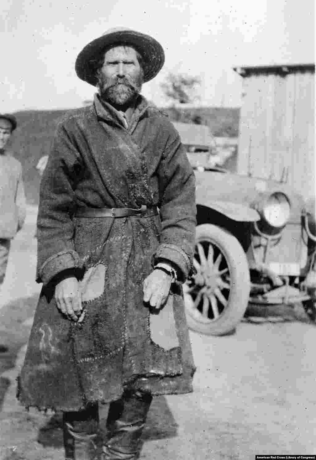 Взятый в плен солдат большевистской армии, 1919 год 