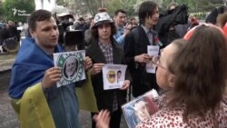 Тролінг, битва гасел і хода волонтерів: у Запоріжжі відзначили 9 травня – відео Тролінг, битва гасел і хода волонтерів: у Запоріжжі відзначили 9 травня – відео