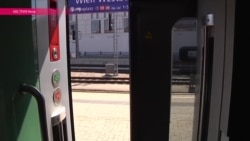 Вена для многих беженцев - перевалочный пункт: переселенцы держат путь в Германию Вена для многих беженцев - перевалочный пункт: переселенцы держат путь в Германию