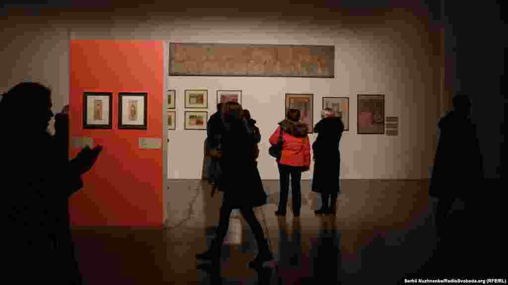 25 листопада 1936 року органи НКВС заарештували Михайла Бойчука, та звинуватили у «шпигунстві» й участі в «контрреволюційній організації». 13 липня 1937 в Києві разом з його талановитими учнями Іваном Падалкою та Василем Седляром розстріляли