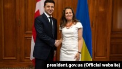 Президент Украины Владимир Зеленский и министр иностранных дел Канады Христя Фриланд, Торонто, 2 июля 2019 год