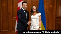 Володимир Зеленський підтвердив, що курс України на повноправне членство в ЄС і НАТО залишається незмінним, повідомляє прес-служба президента