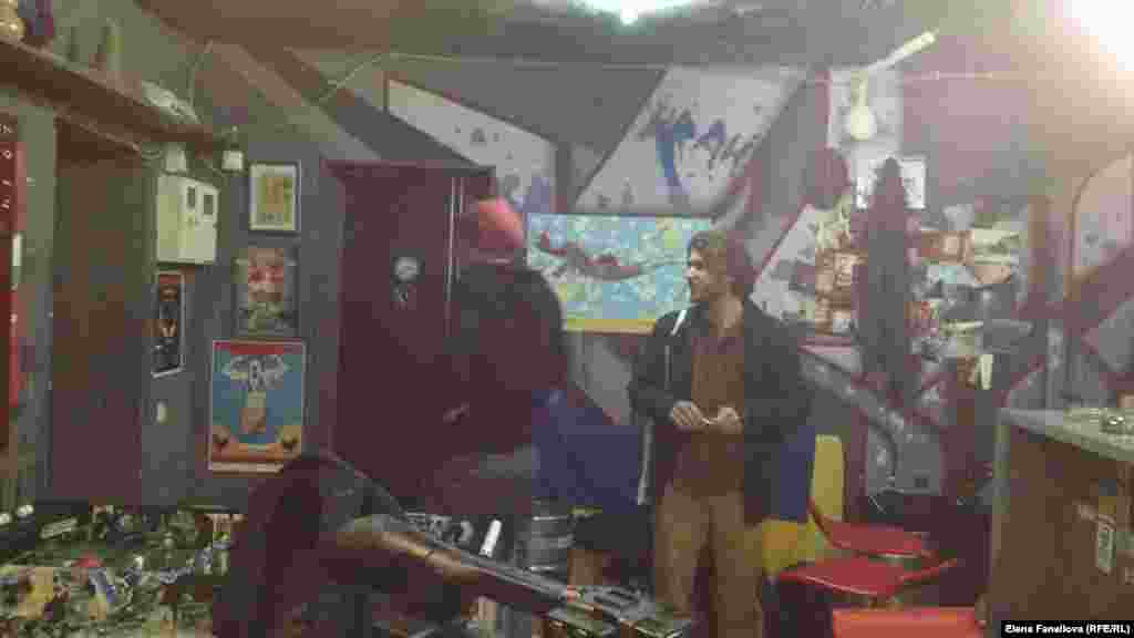 Олекса Манн и Виталий Кравец в "Бактерии"