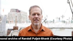 "Jako dugo živim u BiH i navikao sam se. Moj je izbor da budem ovdje. Kvalitet života u BiH može biti puno bolji", kaže Randall Puljek-Shank.