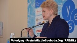 Президент Литви Даля Ґрібаускайте на прес-конференції в Ялті, 20 вересня 2013 року