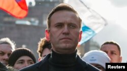 «Тепер уже три лабораторії незалежно одна від одної надали докази того, що отруєння Навального викликала нервово-паралітична речовина з групи «Новачок»,  – йдеться в повідомленні, опублікованому на сайті уряду Німеччини