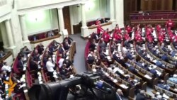 На відкритті сесії парламенту президента слухали в тиші На відкритті сесії парламенту президента слухали в тиші