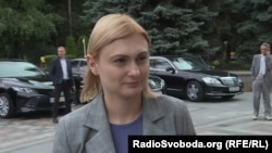 «Фракція має право розсилати будь-які документи своїм депутатам, щоб вони мали цю аналітику, якісь узагальнюючі підсумкові речі», – пояснила Кравчук