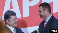 На виборах мера Києва в 2015 році Віталія Кличка підтримував тодішній «Блок Петра Порошенка»