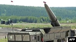 Росія -- Ракетний комплекс близького радіусу дії «Іскандер» під час показових маневрів на виставці військового озброєння у Нижньому Тагілі