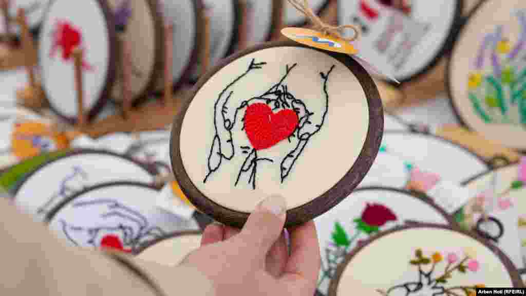 Jedan od unikatnih ručnih radova.