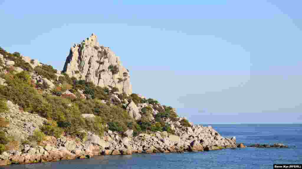 Как проходит середина осени в южнобережном поселке Голубой Залив – в нашем фоторепортаже