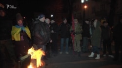 Через блокаду збиралася міська рада на термінову сесію в Чернівцях (відео) Через блокаду збиралася міська рада на термінову сесію в Чернівцях (відео)