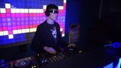 «Музика – це те, чим я живу» – незрячий діджей із Запоріжжя (відео) «Музика – це те, чим я живу» – незрячий діджей із Запоріжжя (відео)