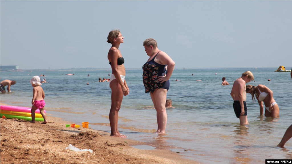 Арендовать номер с кондиционером на трех человек тут можно за 2 тысячи рублей (около 720 грн) 