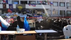 Площадь перед горсоветом Мариуполя Площадь перед горсоветом Мариуполя