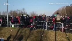Тисячі українців намагаються перетнути українсько-польський кордон – відео Тисячі українців намагаються перетнути українсько-польський кордон – відео