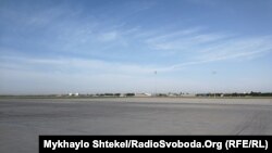 Злітна смуга аеропорту Одеси, липень 2021 року