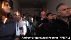 Противники "путинских поправок" в офисе казанского "Яблока", 22 февраля 2020 года.