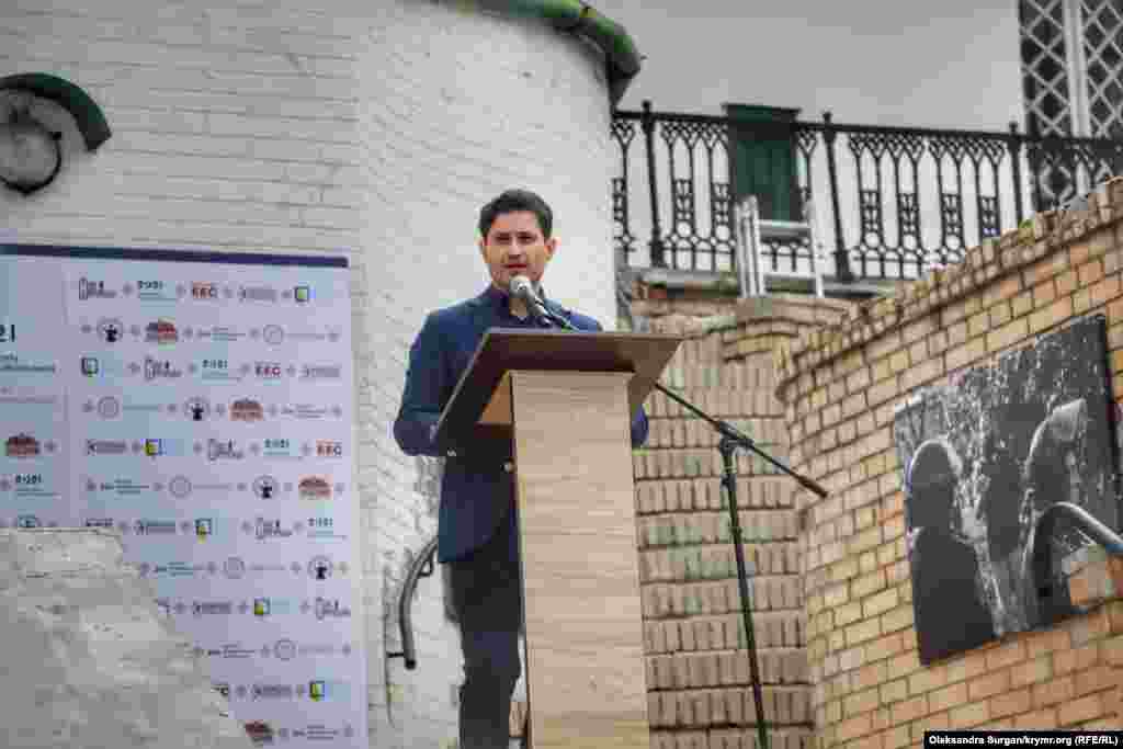 Директор «Крымского дома» в Киеве Ахтем Сеитаблаев назвал фотопроект «очень трогательным»