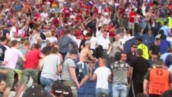 Франция обвиняет в побоище 150 российских хулиганов Франция обвиняет в побоище 150 российских хулиганов