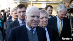 Сенатор Джон Маккейн в Киеве