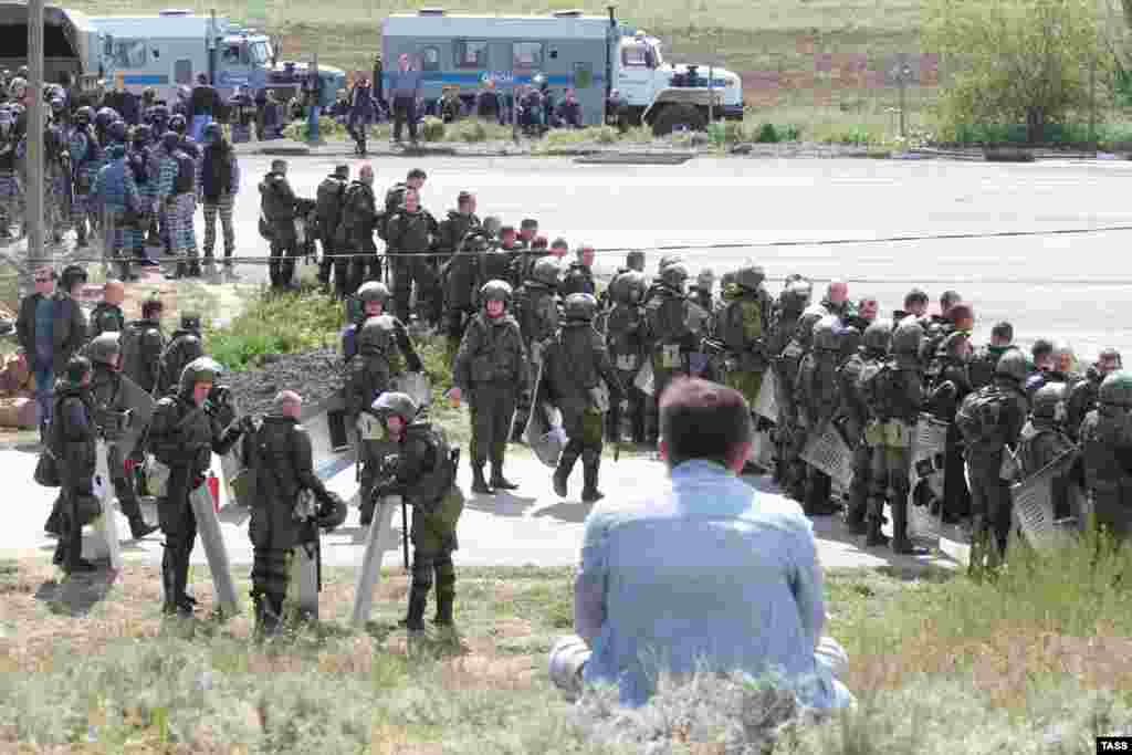 По словам Джемилева, многие крымские татары и сейчас готовы повторить свой поступок 2014 года. Так же считает и Мустафа Османов. Несмотря на то, что события 3 мая 2014 года напрямую коснулись его семьи, он признается: сегодня поступил бы так же
