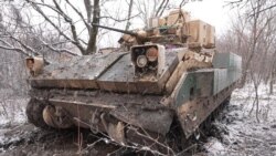 Ucrainenii folosesc blindate americane Bradley pentru apărarea Pokrovskului Ucrainenii folosesc blindate americane Bradley pentru apărarea Pokrovskului