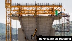 Radovi na izgradnji autoputa Bar-Boljare, jun, 2018.