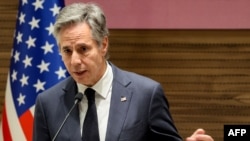 На зустрічі в Італії Блінкен обговорить такі питання, як «конфлікти на Близькому Сході, війна Росії проти України, безпека в Індо-Тихоокеанському регіоні, а також кризи на Гаїті та в Судані».