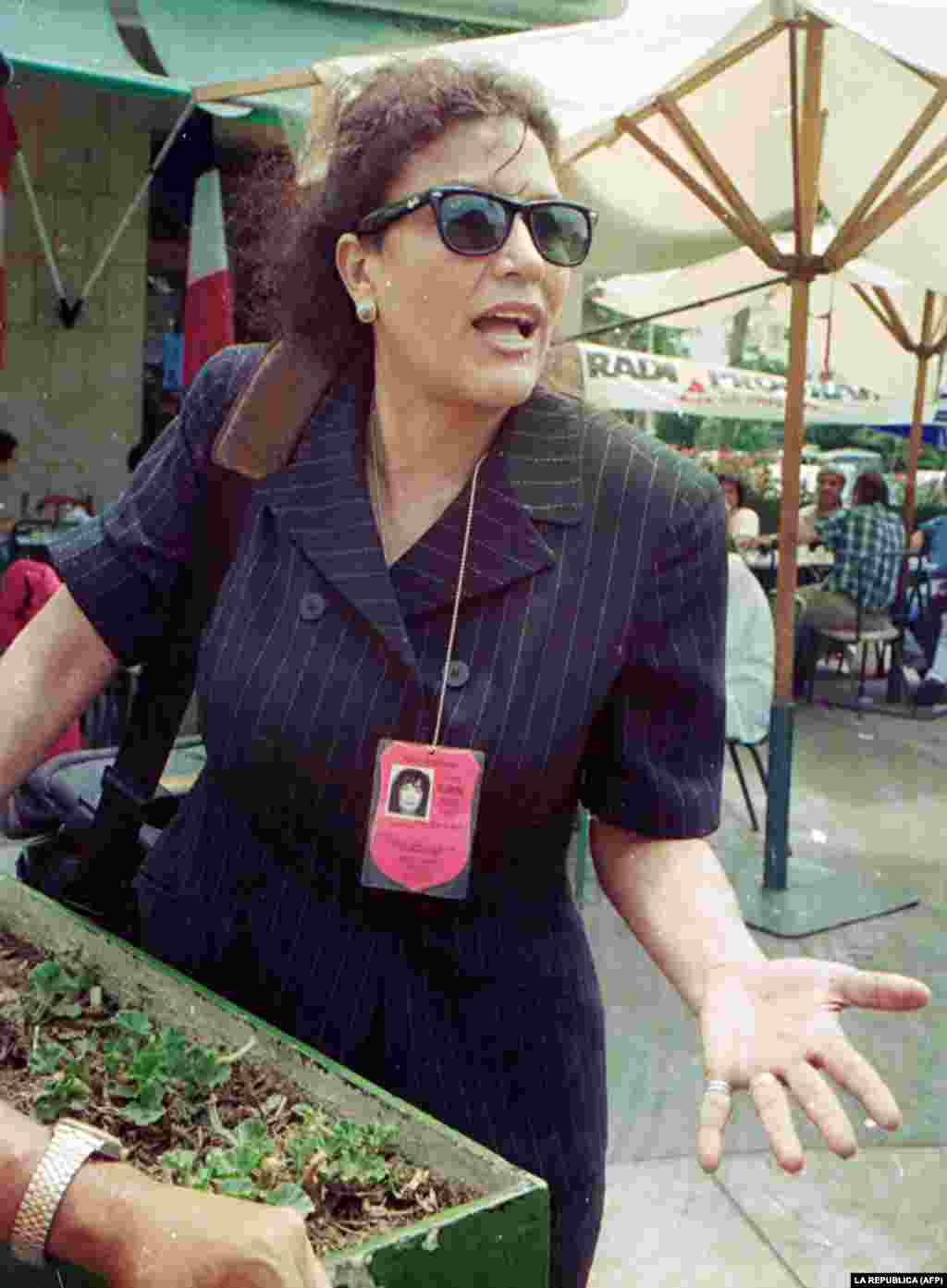 Перуанская журналистка Вики Пелаэс и ее муж Михаил Васенков были арестованы ФБР в Нью-Йорке по подозрению в работе на российскую разведку. Пелаэс работала в испаноязычной газете El Diario. Спустя несколько лет после депортации в Россию в 2013 году пара переехала в Перу