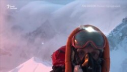 Прапор Львова на Джомолунгмі. Альпініст Роман Городечний повернувся в Україну – відео Прапор Львова на Джомолунгмі. Альпініст Роман Городечний повернувся в Україну – відео