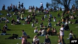 Послаблення зосереджене на заходах на свіжому повітрі, що має запобігти поширенню вірусу через тісний контакт у приміщеннях