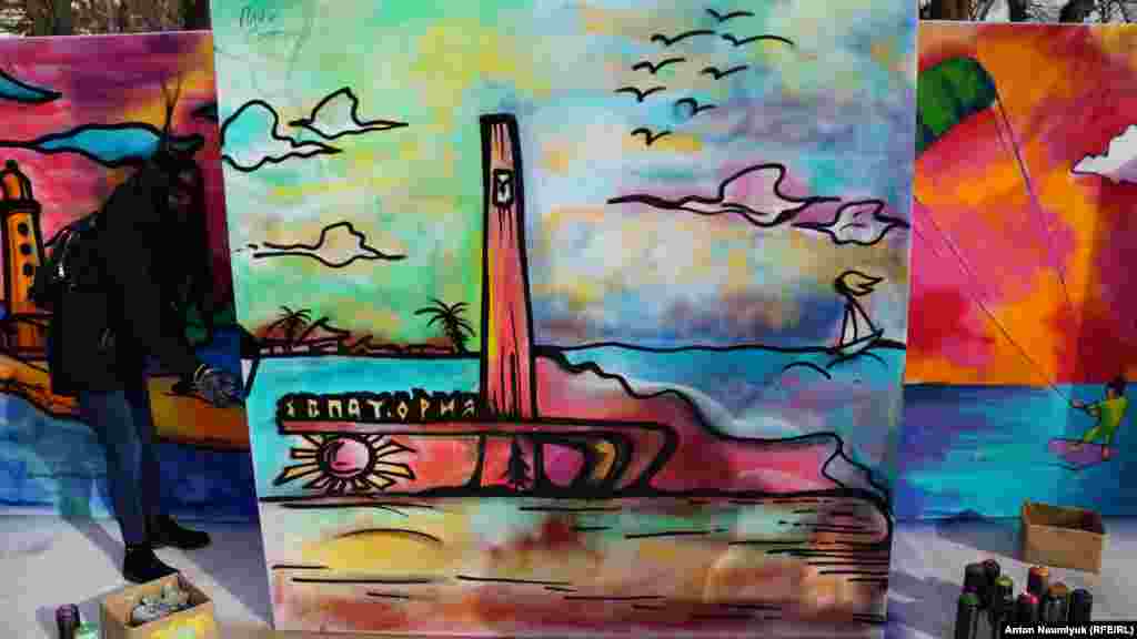 Стелла на въезде в Евпаторию считается визитной карточкой города