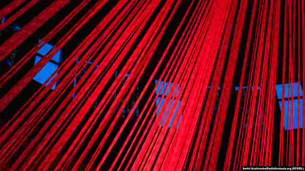 Проект «Крым, 5 утра» призван привлечь внимание украинского и мирового общества к нарушению прав человека в аннексированном Россией Крыму. В проект входит документальная пьеса и перформанс-документ «Крым, 5 утра», книга с пьесой и информация о героях проекта, интерактивный сайт, а также кампания по поддержке политзаключенных и их семей в Крыму, к которой может приобщиться каждый