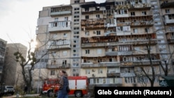 У ніч на 23 березня унаслідок атаки російських дронів у Києві загинули троє людей, серед яких п’ятирічна дитина