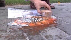 Херсонці протестують проти розпуску міської виборчої комісії Херсонці протестують проти розпуску міської виборчої комісії