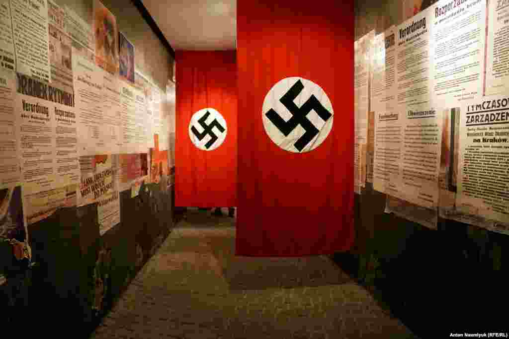 У Польщі були створені концентраційні табори, куди потрапляли військовополонені, а також євреї, цигани, угорці