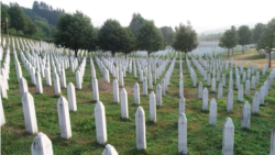 Безмовна трагедія Сребрениці: сотні матерів помирають, не дочекавшись справедливості (відео) Безмовна трагедія Сребрениці: сотні матерів помирають, не дочекавшись справедливості (відео)