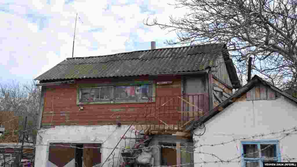 В Тыловом можно увидеть «живописные» сараи