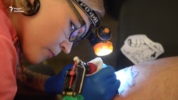 Ватник, свитшот и тату от Олега Навального Ватник, свитшот и тату от Олега Навального