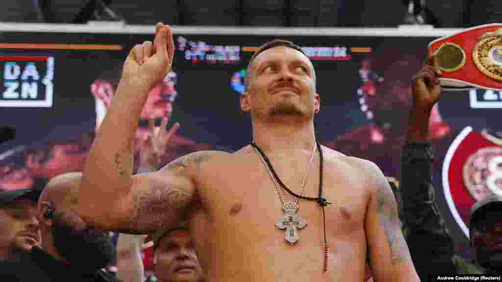 Usik je izjavio da ga, usred rata, najviše motiviše to što zna da inspiraciju pruža svojim sunarodnicima: "Ne borim se više za pojas, već za sve one koji brane našu zemlju i u sjećanje na one koji više nisu sa nama".