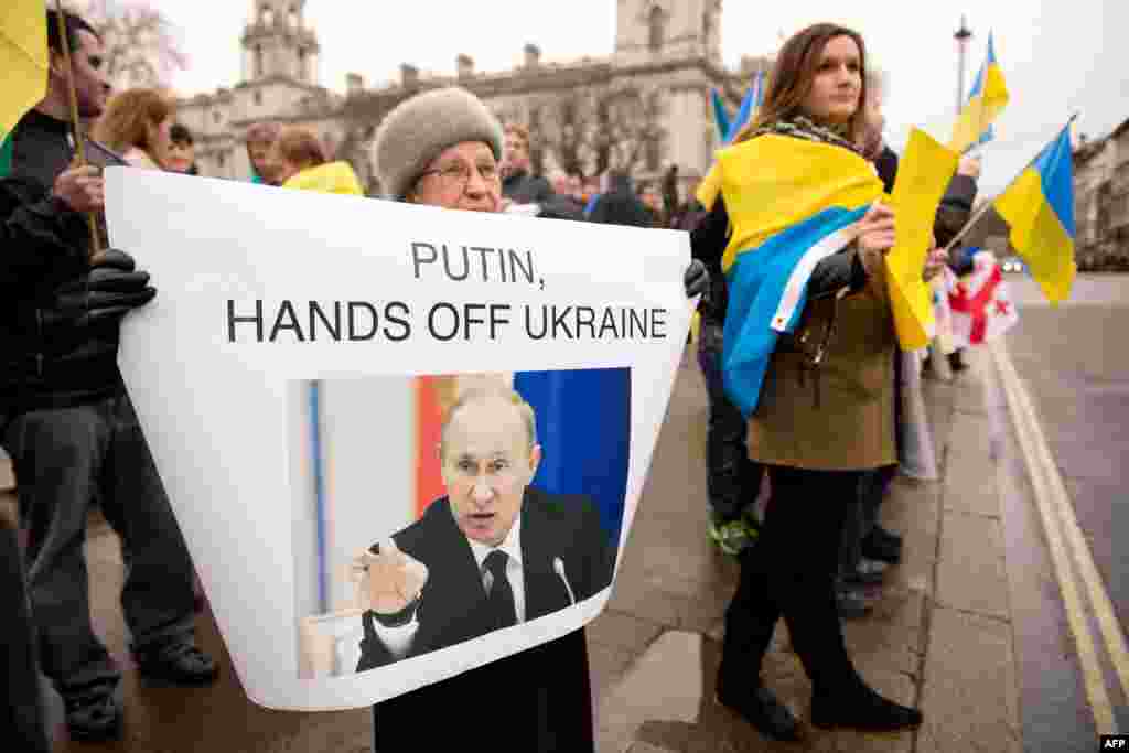 "Путин, руки прочь от Украины!"