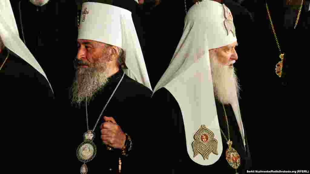 Онуфрій – предстоятель УПЦ (МП) і Філарет – предстоятель УПЦ (КП) під час акції «Перша хвилина миру» (зліва направо)