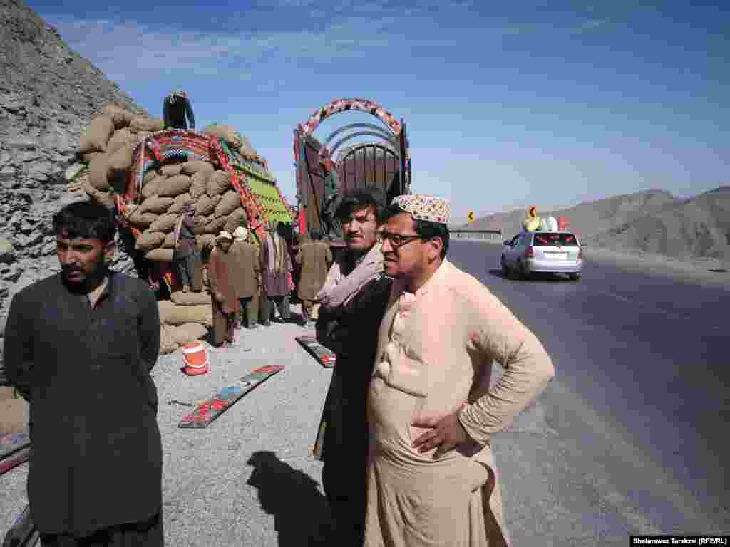 په کلا عبدالله کې چمن ته څېرمه سړک 