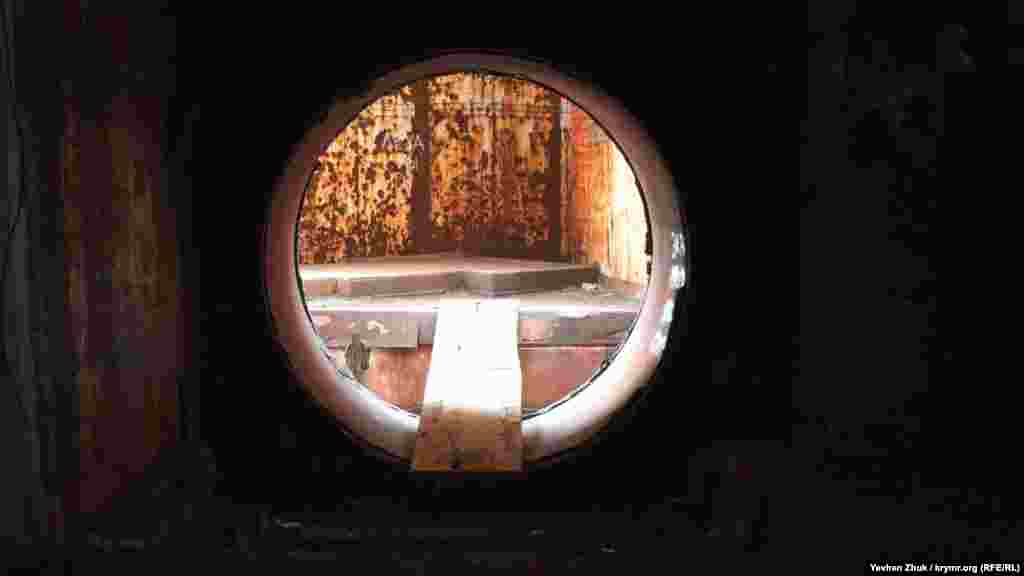 В 1998-2000 годах созданное на базе АЭС дочернее предприятие «Восточно-Крымская энергетическая компания» реализовало имущество станции на сумму 2,204 миллиона гривен