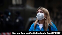 Українці повернулися із Балі на обсервацію, готель Козацький. Київ, 30 березня 2020.