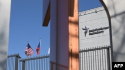 RFE/RL are o audiență de aproape 50 de milioane de oameni în țări precum Belarus, China, Iran și Rusia, și are ca misiune producția de știri și informații independente și imparțiale în 23 de țări, cu programe în 27 de limbi.